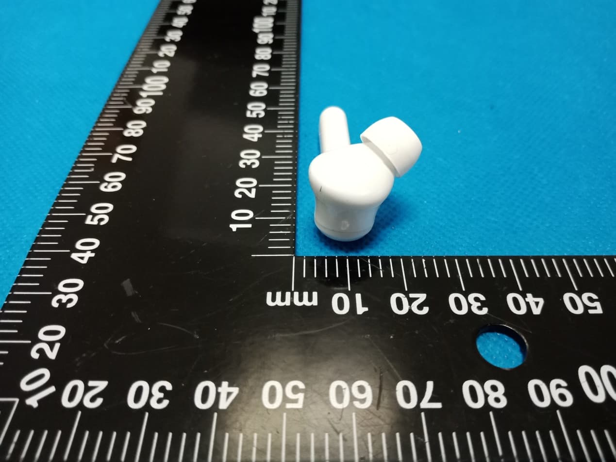 True Wireless earphones - FCC ID 2AP8A-2MNTW0398 - Shenzhen D-fast Technology Co.LTD (5)