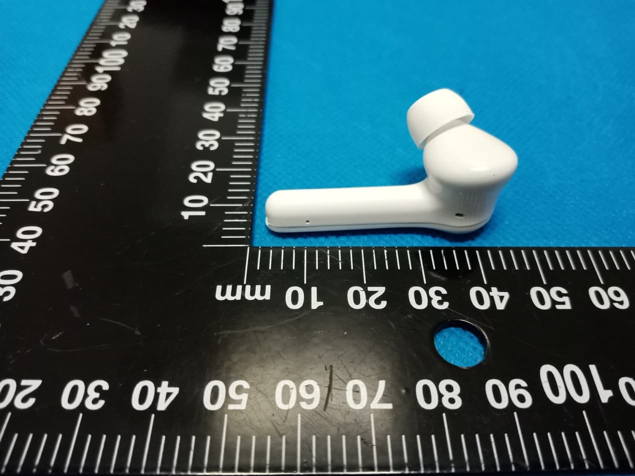 True Wireless earphones - FCC ID 2AP8A-2MNTW0398 - Shenzhen D-fast Technology Co.LTD (4)