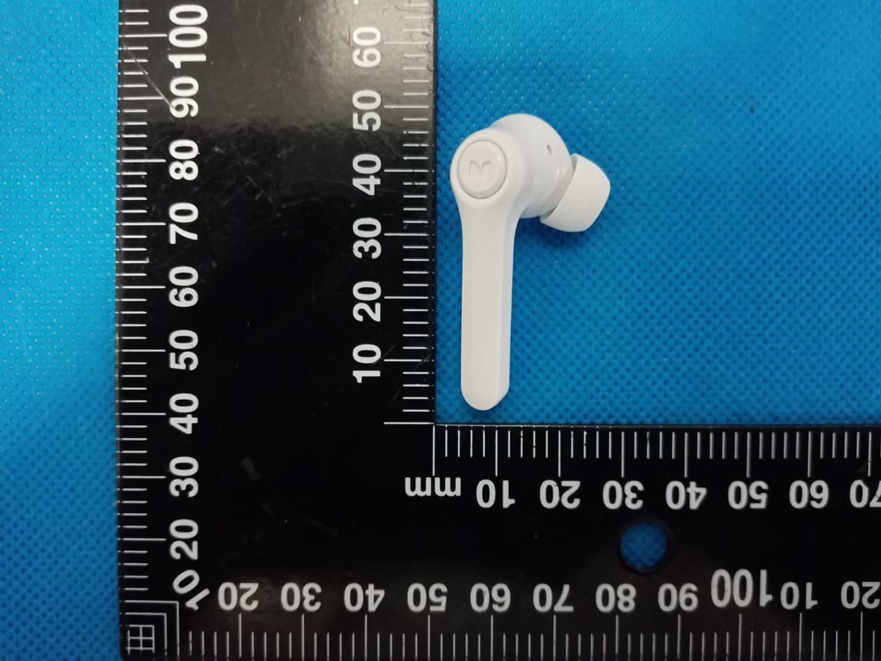 True Wireless earphones - FCC ID 2AP8A-2MNTW0398 - Shenzhen D-fast Technology Co.LTD (2)