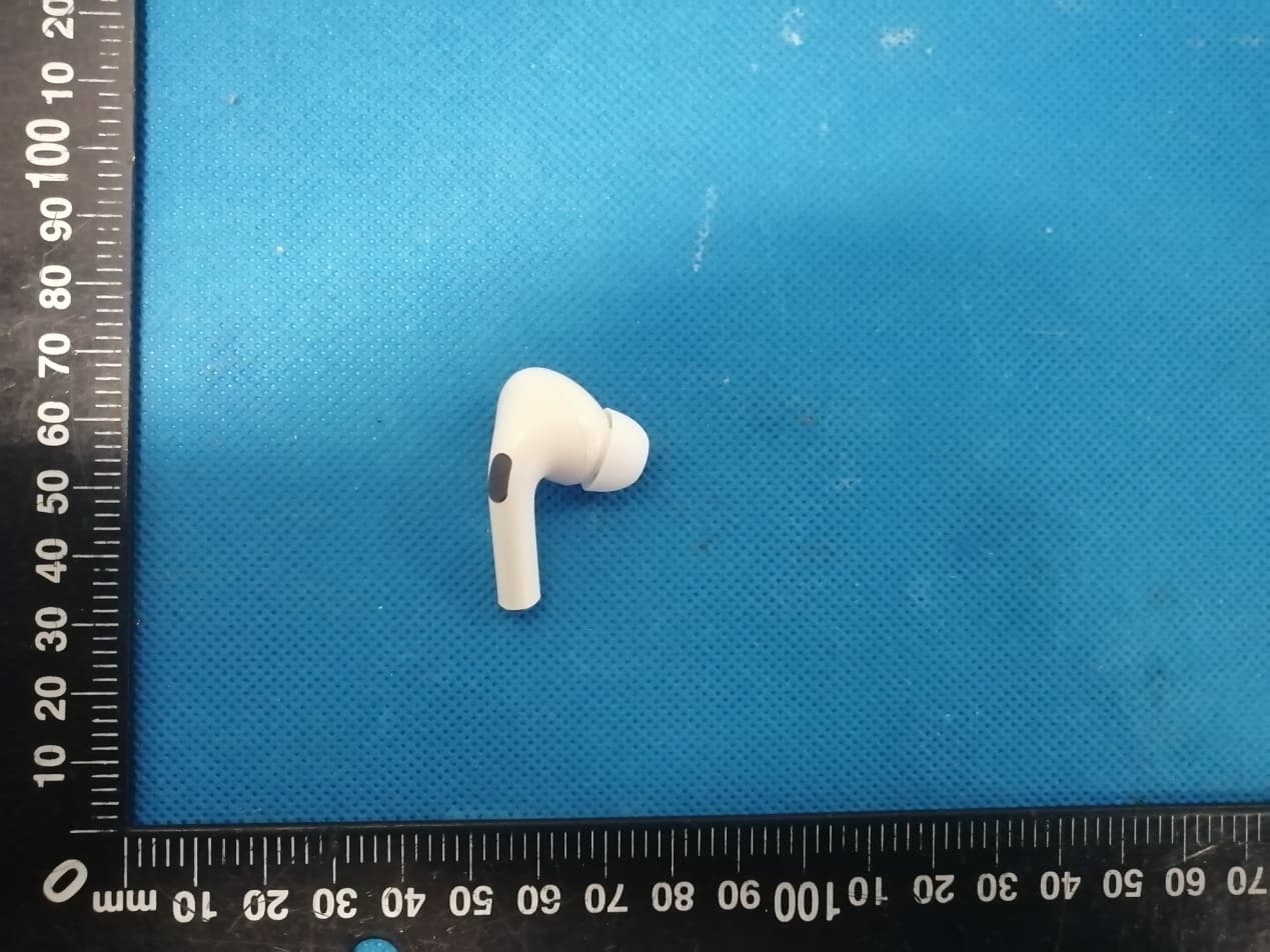 True wireless earphones - FCC ID 2AP8A-IHTWS110 - Shenzhen D-fast Technology Co.LTD