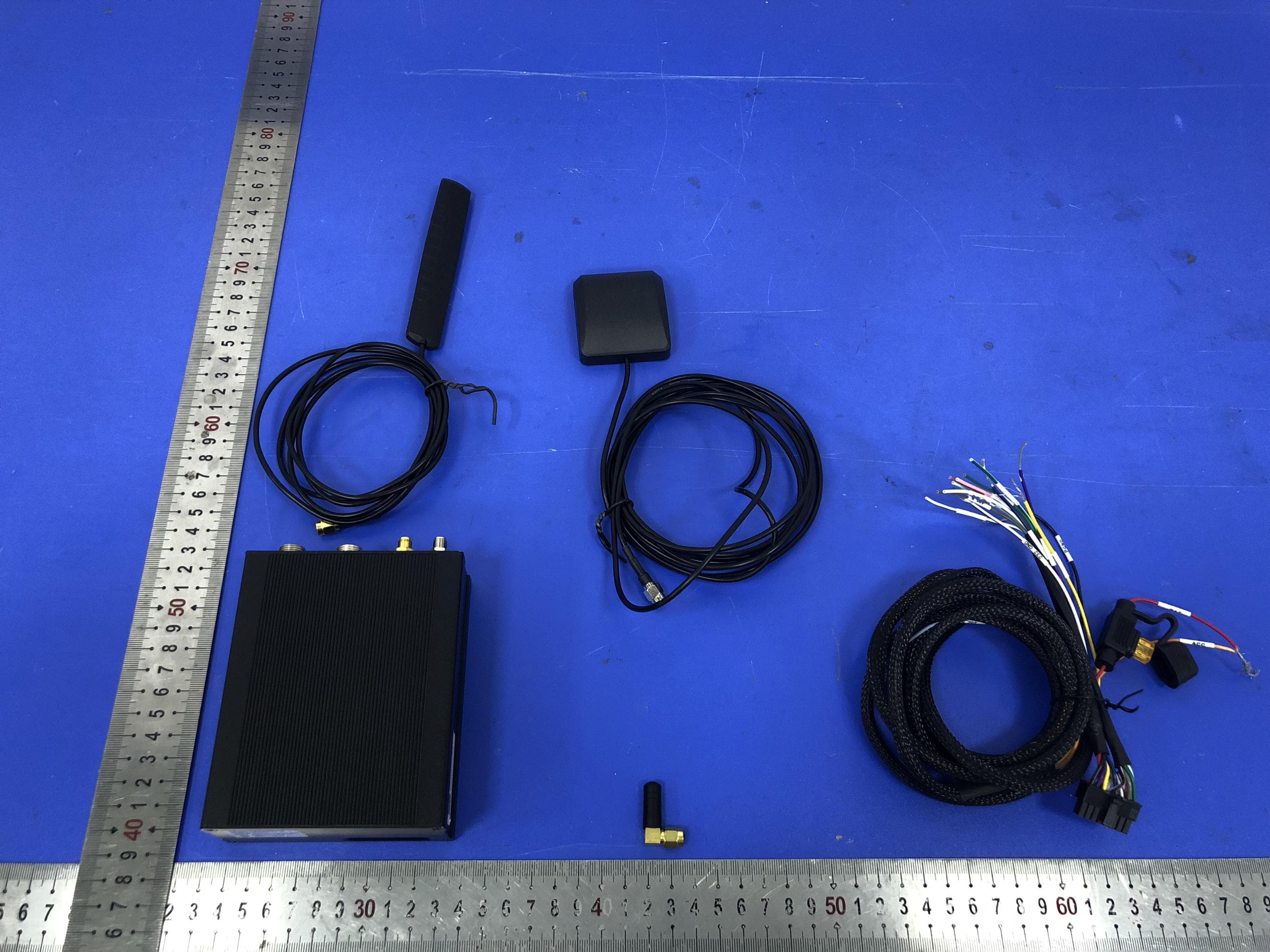 Vehicle intelligent terminal - FCC ID 2APER-MV03LB - Shenzhen Tensor Technology Co., Ltd (4)