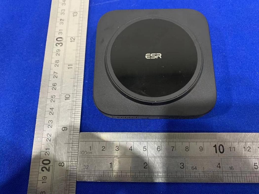 ESR HaloLock Wireless Charger - FCC ID 2APEW-2C502A - Electronic Silk Road (Shenzhen) Tech Co., Ltd (2)