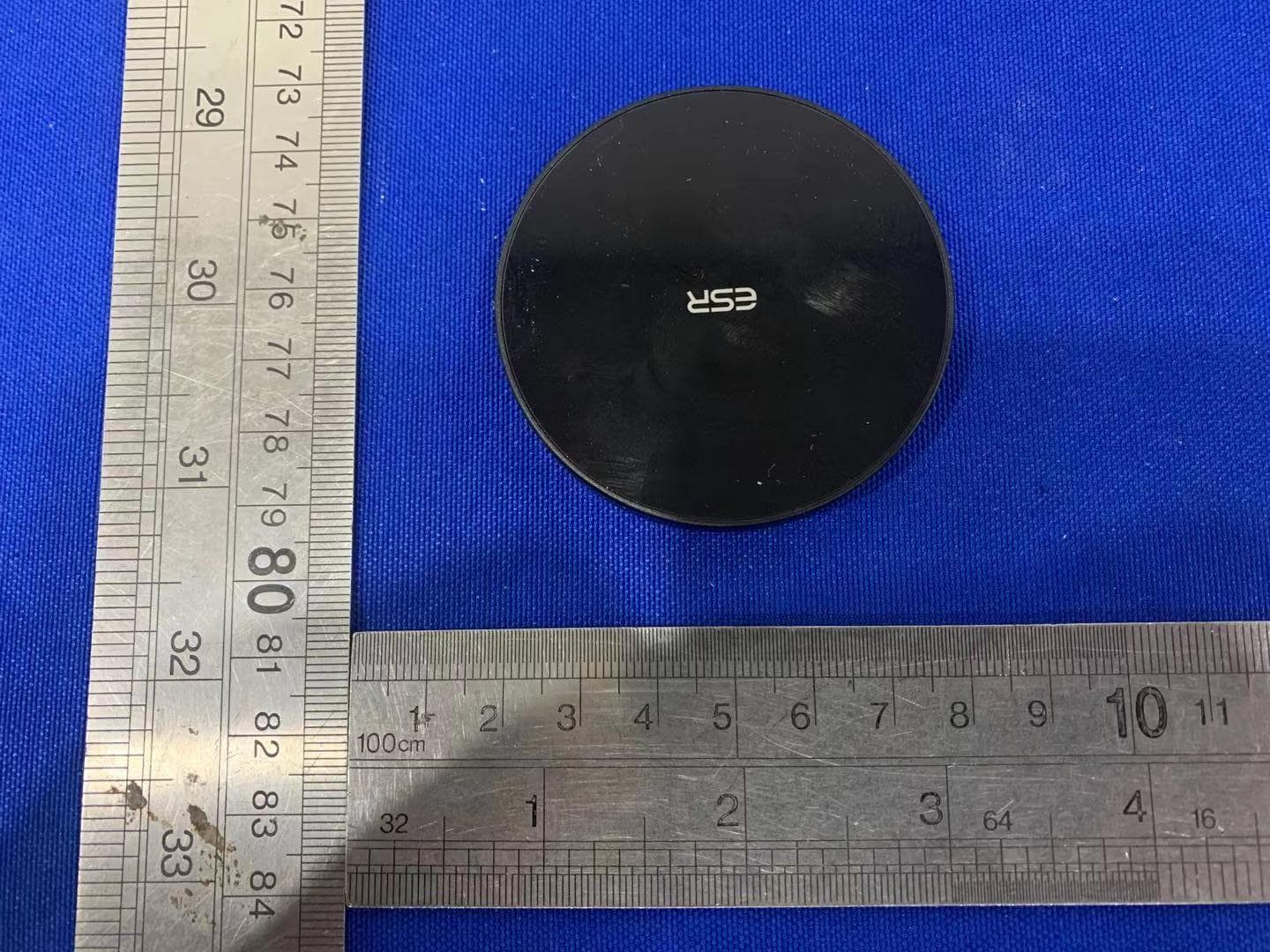 ESR HaloLock Kickstand Wireless Charger - FCC ID 2APEW-2C515 - Electronic Silk Road (Shenzhen) Tech Co., Ltd (3)