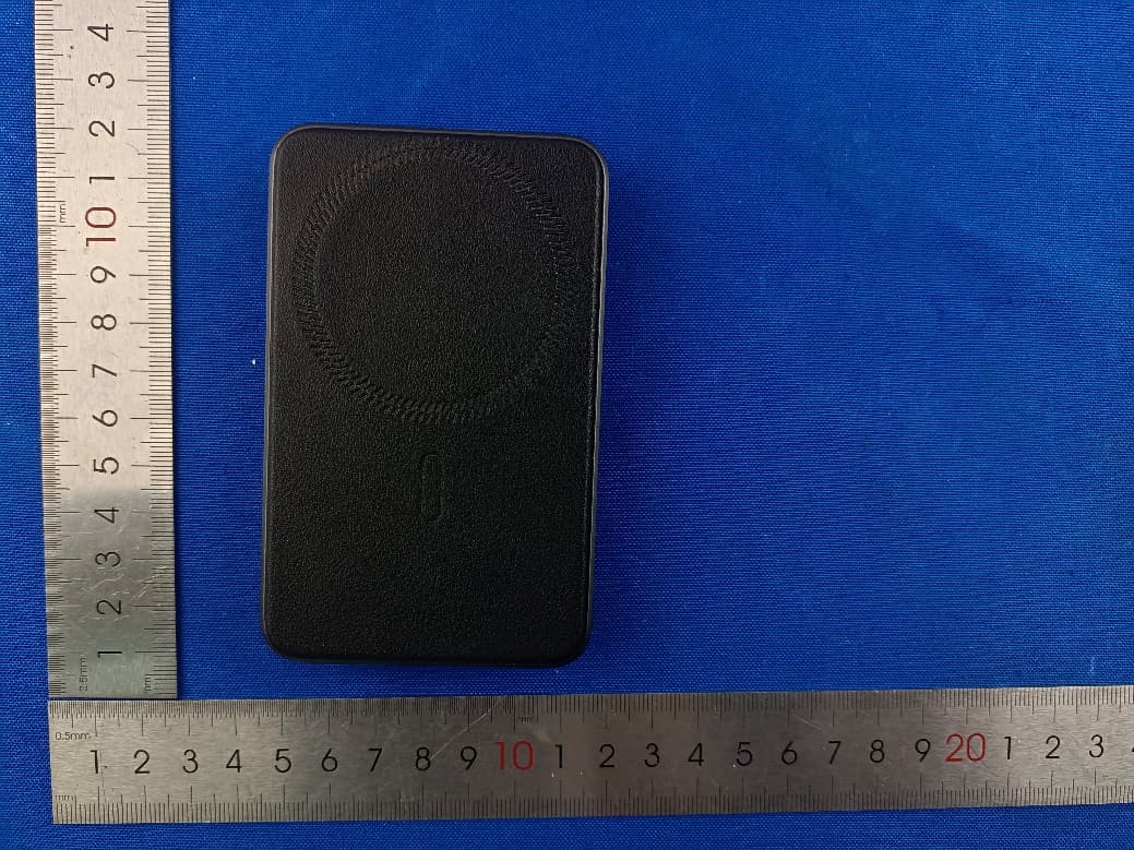 ESR HaloLock Power Bank Wallet - FCC ID 2APEW-2G513 - Electronic Silk Road (Shenzhen) Tech Co., Ltd (2)