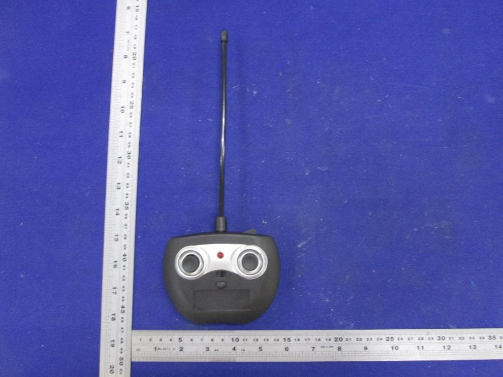Toy RC Monster Spinning Car - FCC ID 2APINGC481501 - Shantou Heshenglong Plastic Co., Ltd (3)