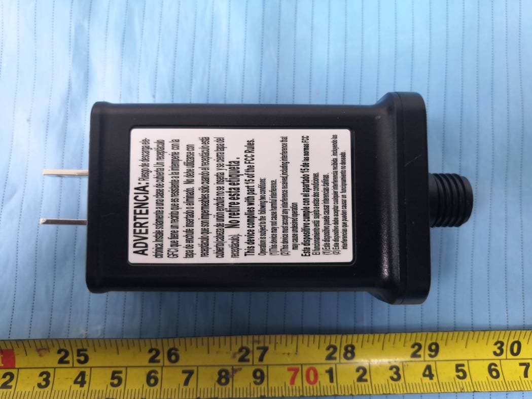 Music Conductor Speaker - FCC ID 2APJZ-200108 - Polygroup Trading Limited (5)
