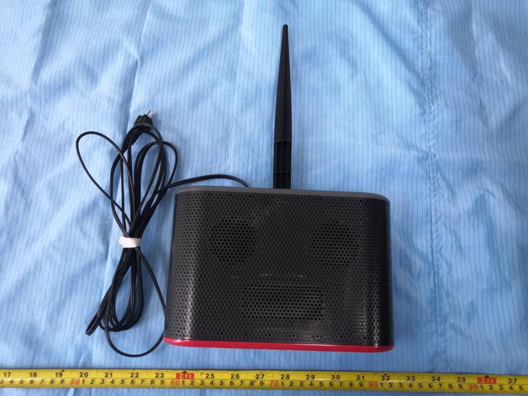 Music Conductor Speaker - FCC ID 2APJZ-200108 - Polygroup Trading Limited (2)