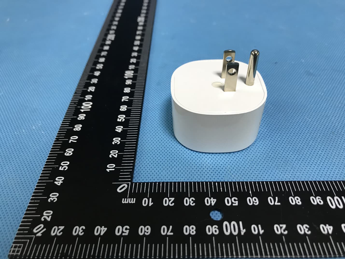 Smart Plug - FCC ID 2APQV-BHP120 - Brilliant Home Technology Inc (4)