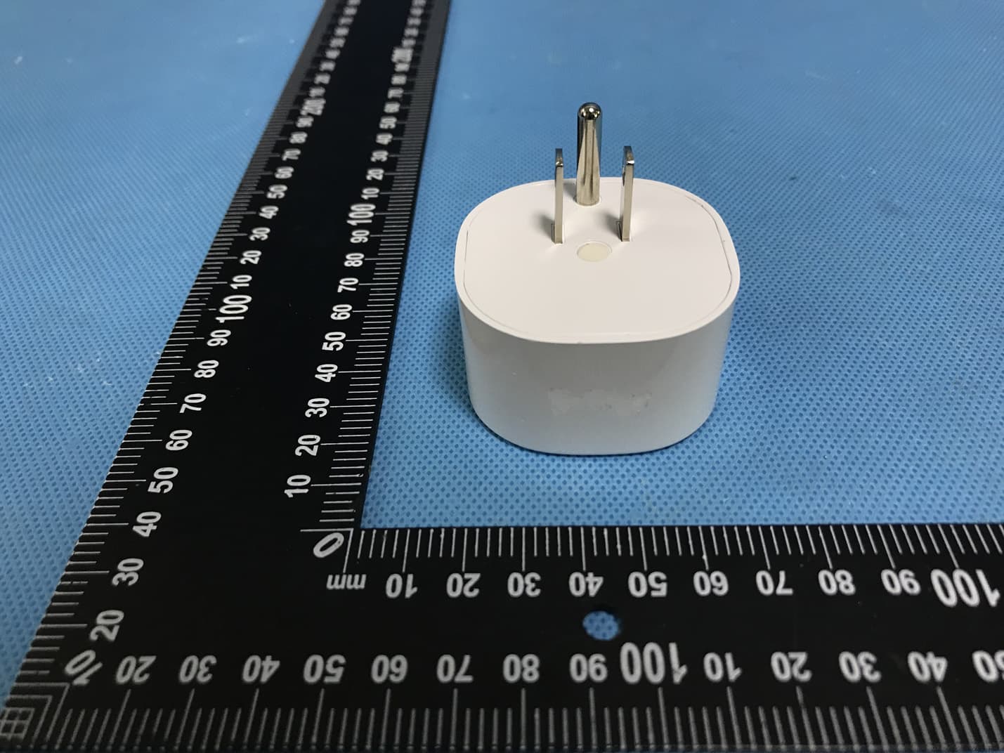 Smart Plug - FCC ID 2APQV-BHP120 - Brilliant Home Technology Inc