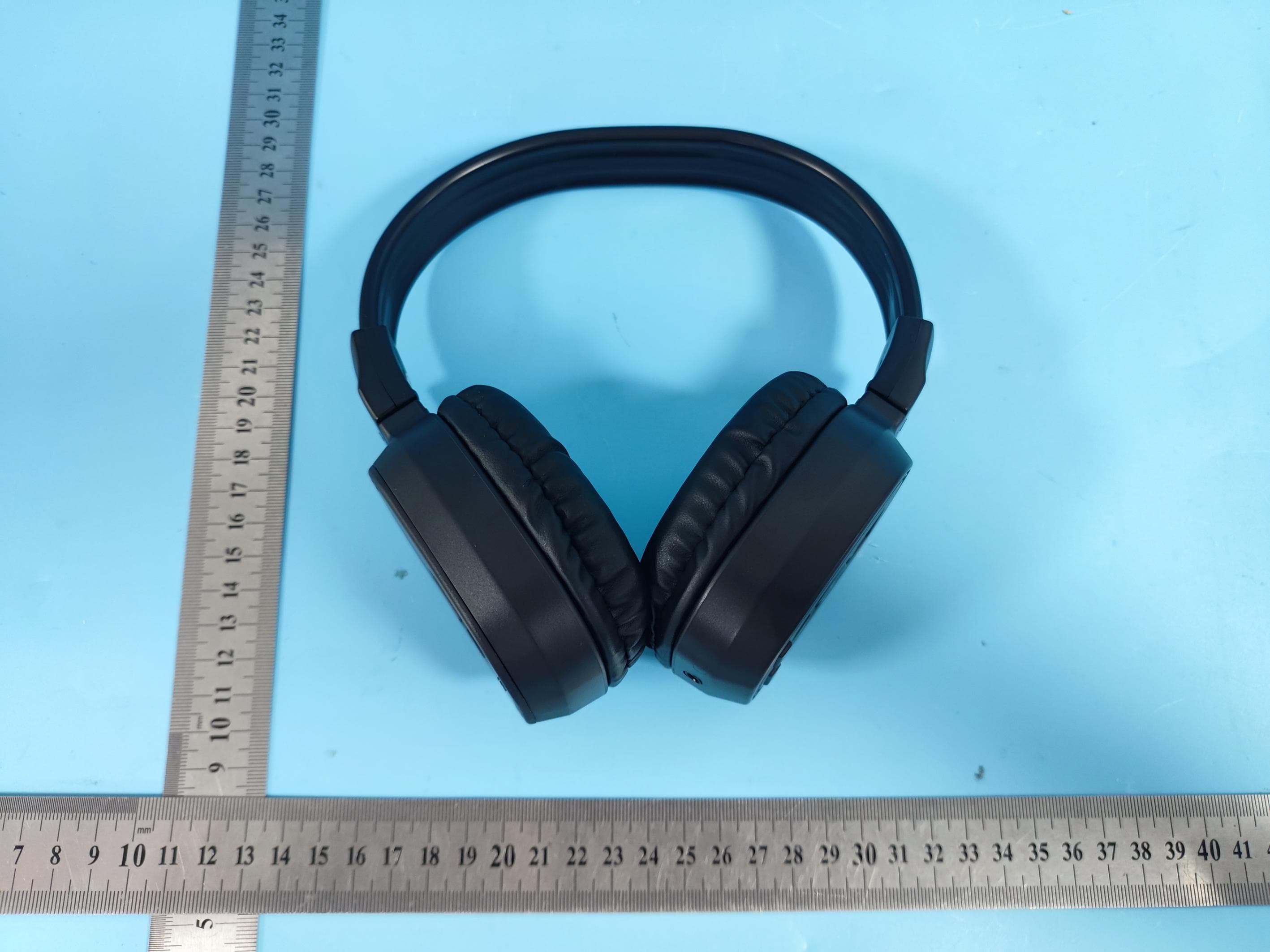 Headset With FM Receiver - FCC ID 2APU9-HRD-392 - Shenzhen Hanrongda Electronic Co., Ltd. (3)