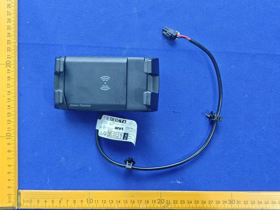 John Deere Active Qi2 Wireless Charger - FCC ID 2APUP-SCCW04G11 - Scanstrut Ltd. (2)
