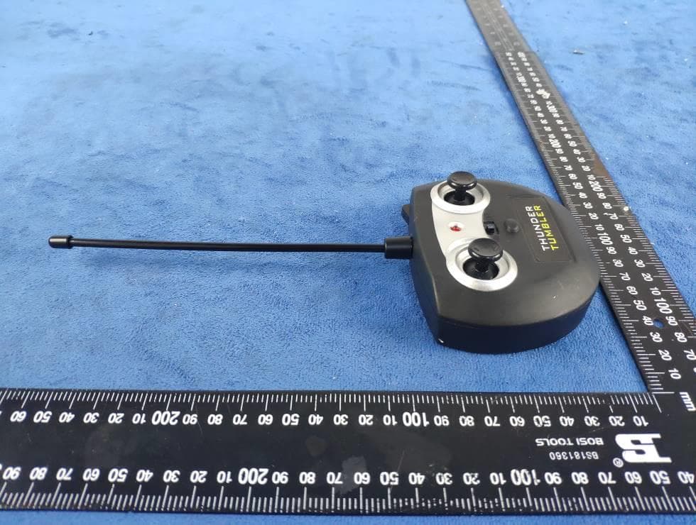 Toy RC Monster Spinning Car - FCC ID 2APYEHB2020A27 - Huabo Smart Living Technology Co.,Ltd. (5)