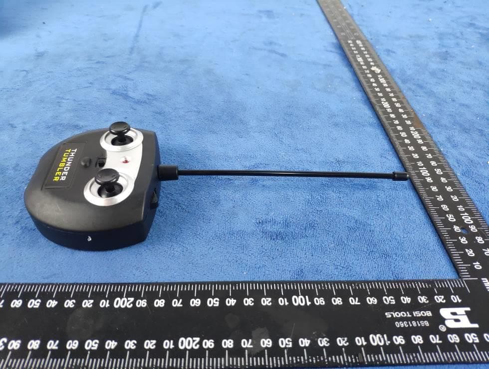 Toy RC Monster Spinning Car - FCC ID 2APYEHB2020A49 - Huabo Smart Living Technology Co.,Ltd. (5)