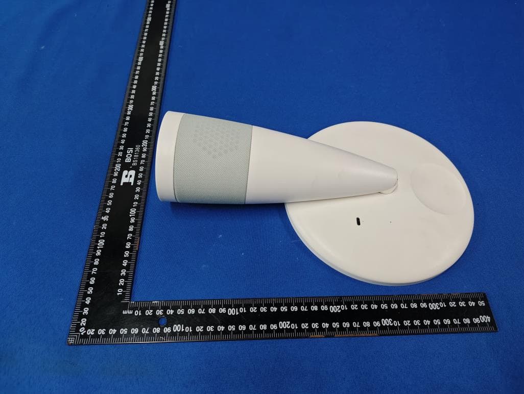 Multi-functional cosmetic mirror-wireless speaker - FCC ID 2APYY-WS20012-D - LEADER PREMIUMS LIMITED