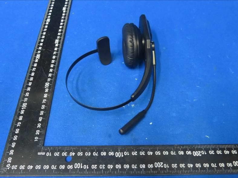 Bluetooth headset - FCC ID 2APZE-A18 - Shenzhen FuShiKe Electronic Co., Ltd (4)