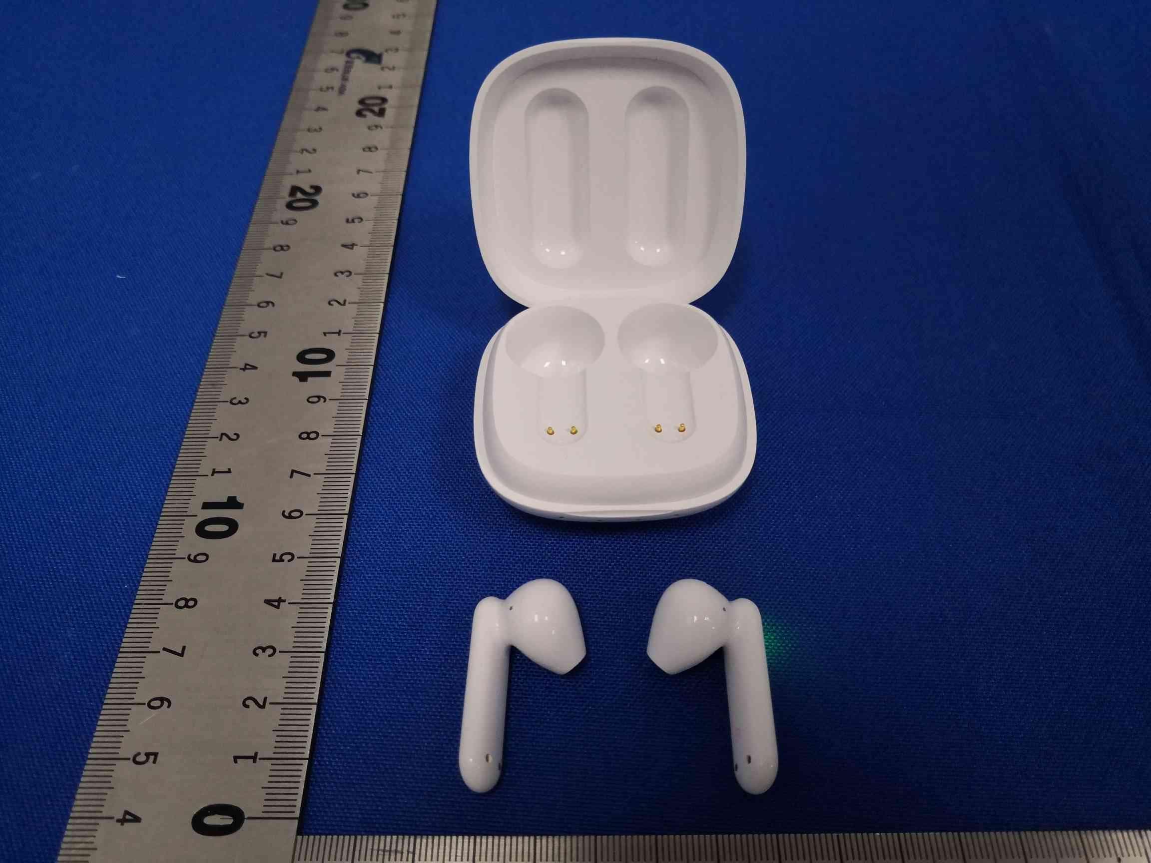 Translator Earbuds - FCC ID 2AQ2G-WT2EDGE - Shenzhen Timekettle Technologies Co., Ltd (3)