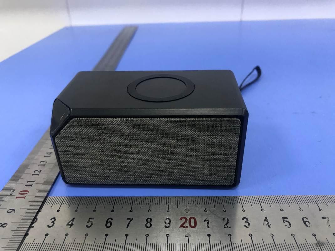 Bluetooth speaker with wireless charger - FCC ID 2AQ2W-B81 - Shenzhen Doageas Technology Co., Ltd.