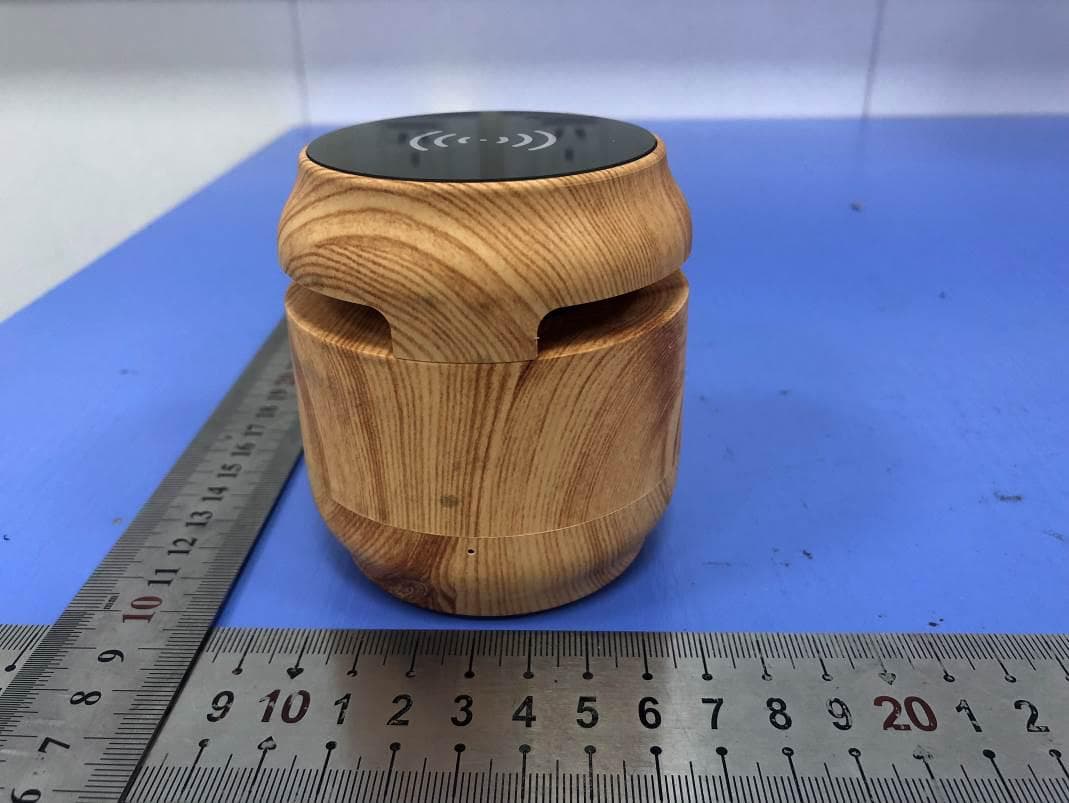 Bluetooth speaker with wireless charger - FCC ID 2AQ2W-B86 - Shenzhen Doageas Technology Co., Ltd. (2)