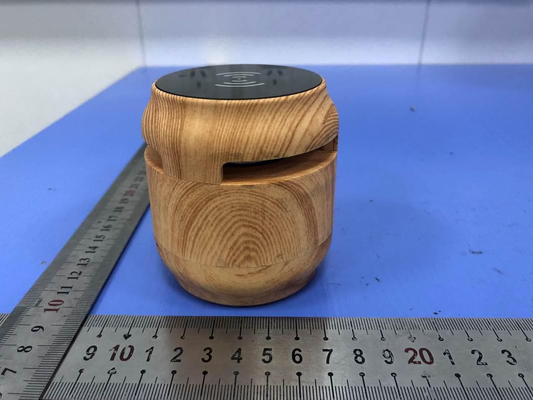 Bluetooth speaker with wireless charger - FCC ID 2AQ2W-B86 - Shenzhen Doageas Technology Co., Ltd. (4)