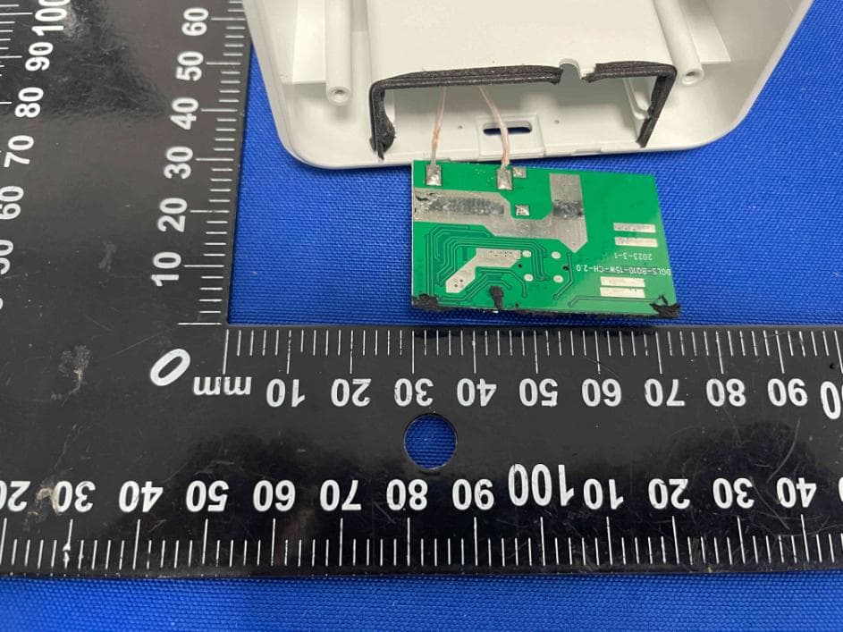 Phone holder bluetooth speaker wireless charger - FCC ID 2AQ2W-BQ10 - Shenzhen Doageas Technology Co., Ltd. (4)