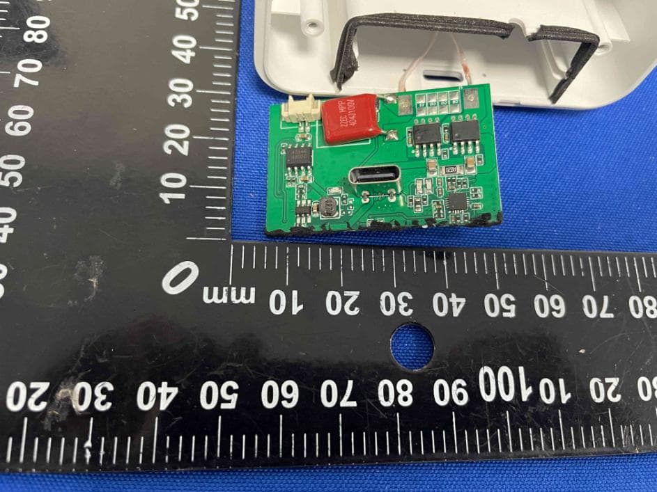 Phone holder bluetooth speaker wireless charger - FCC ID 2AQ2W-BQ10 - Shenzhen Doageas Technology Co., Ltd. (5)