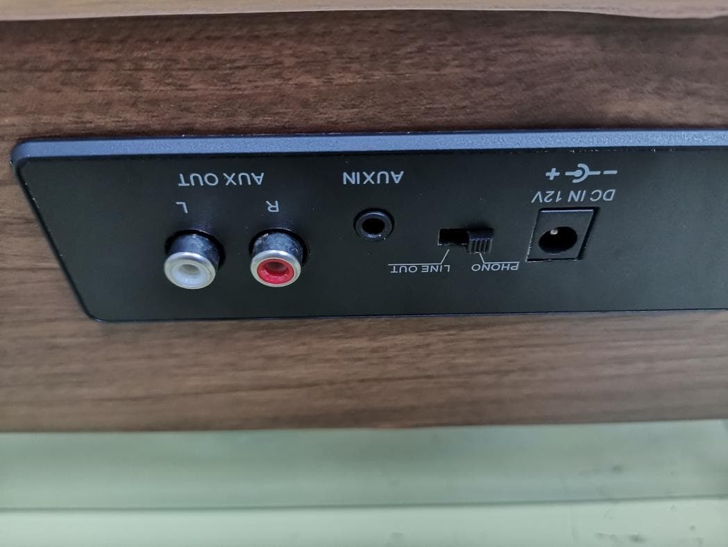 Turntable Hi-Fi System with Speakers - FCC ID 2AQ4R-HP-H009 - Haiping Industry Co., Ltd. (4)