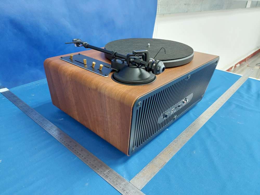 Turntable Player - FCC ID 2AQ4RHP-H08 - Haiping Industry Co., Ltd. (2)