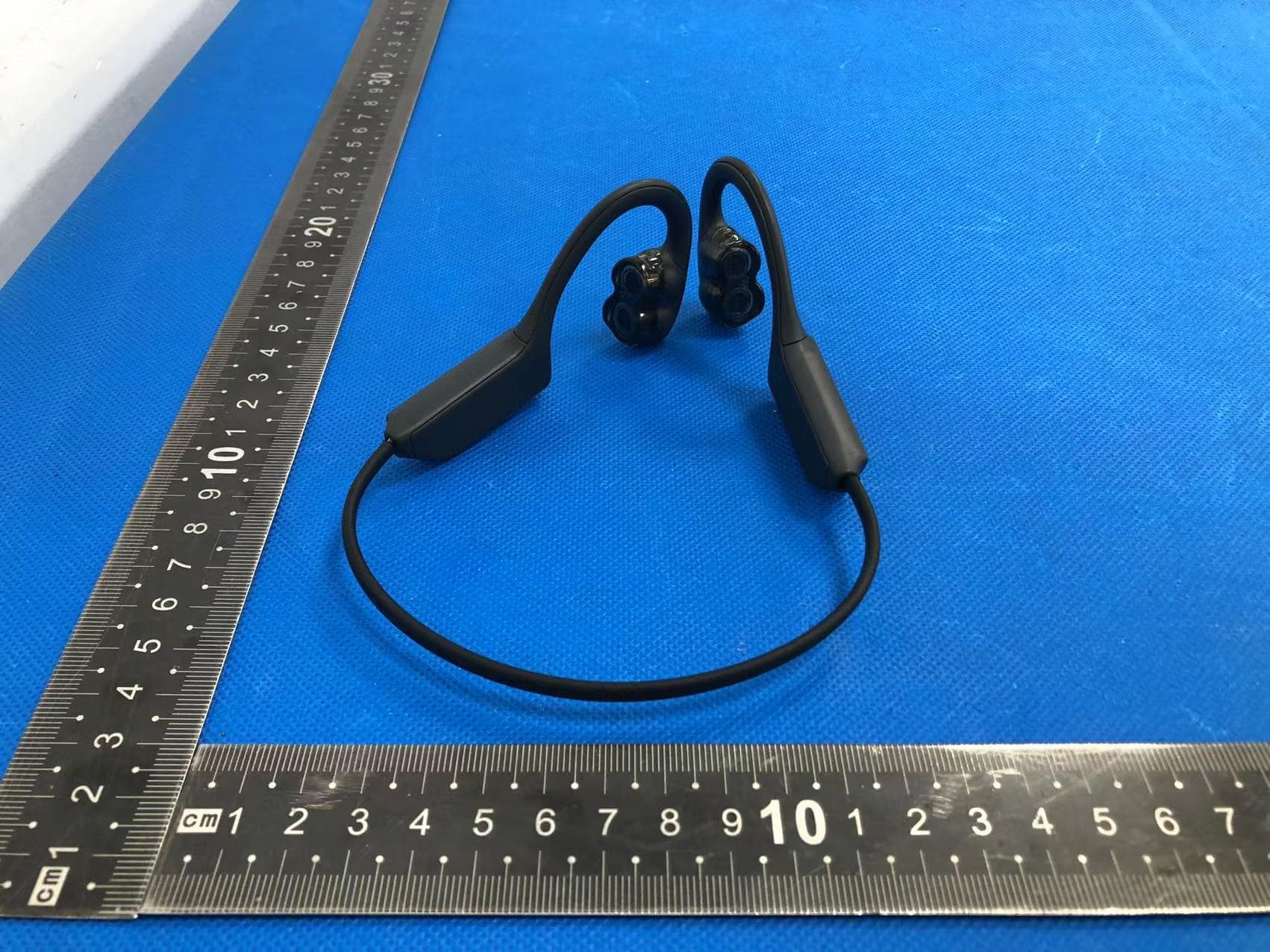 Bone conduction wireless earphone - FCC ID 2AQ9R-BH520 - Shenzhen Elenose Technology Co. LTD (4)
