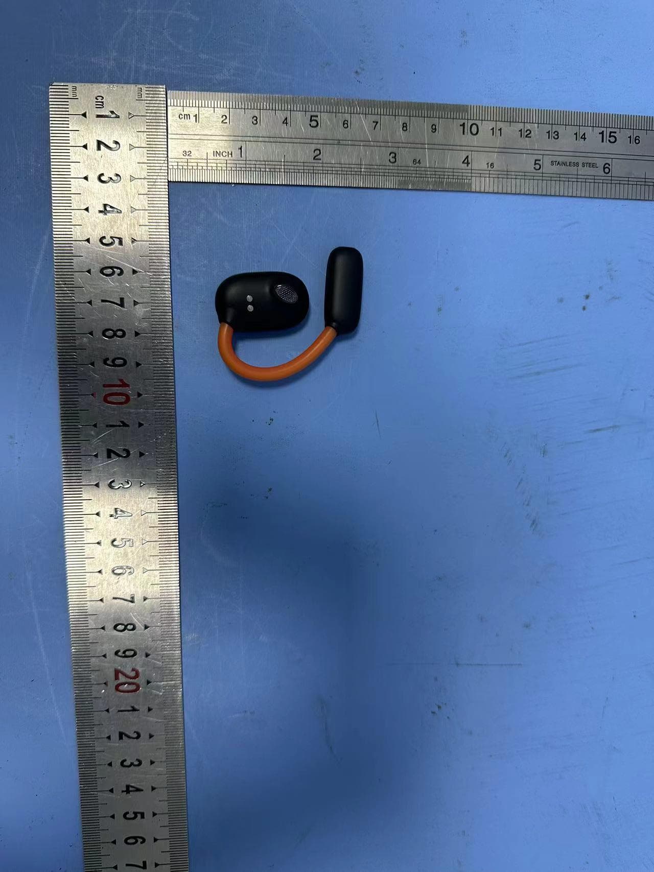 Bluetooth headset - FCC ID 2AQ9R-D72 - Shenzhen Elenose Technology Co. LTD (3)