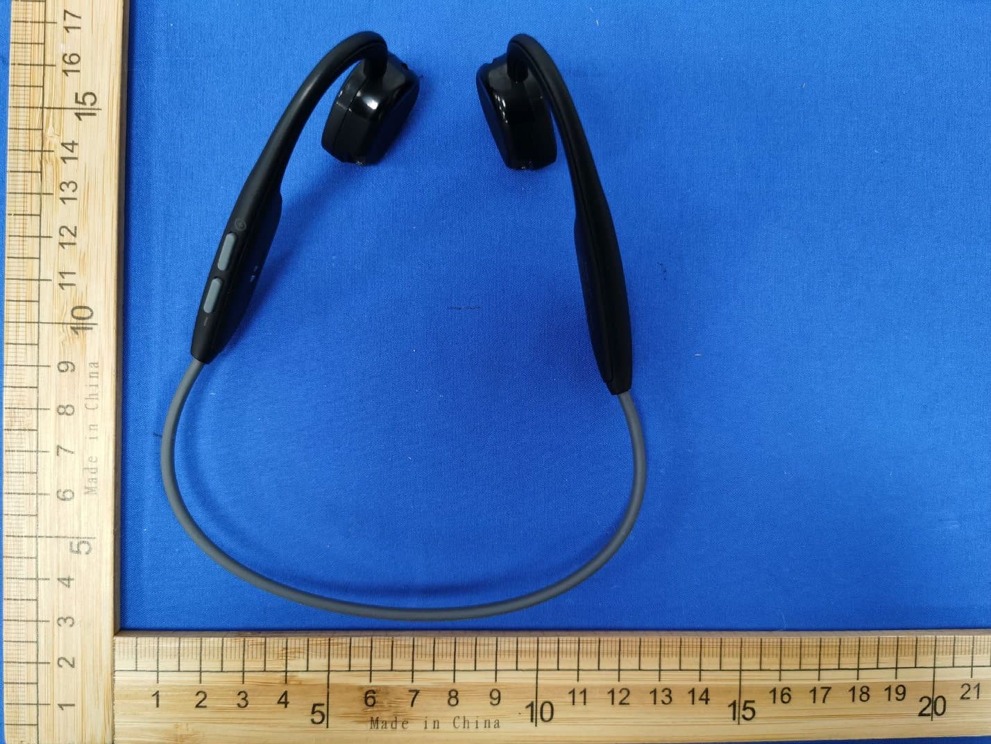 Sports wireless earphone - FCC ID 2AQ9R-V7 - Shenzhen Elenose Technology Co. LTD (2)