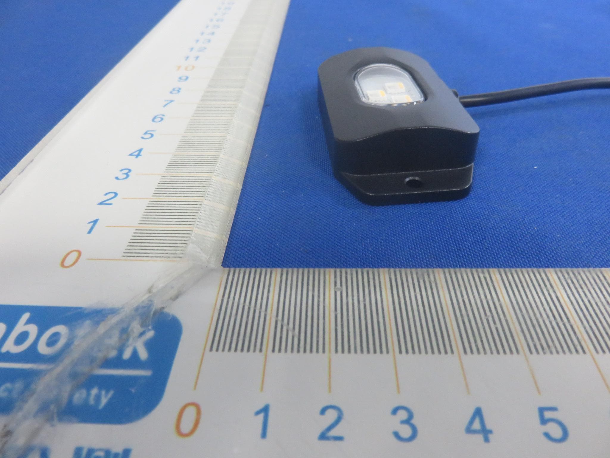 RGBW LED Rock Lights - FCC ID 2AQA6-B7080 - Shenzhen Intellirocks Tech. Co., Ltd. (4)