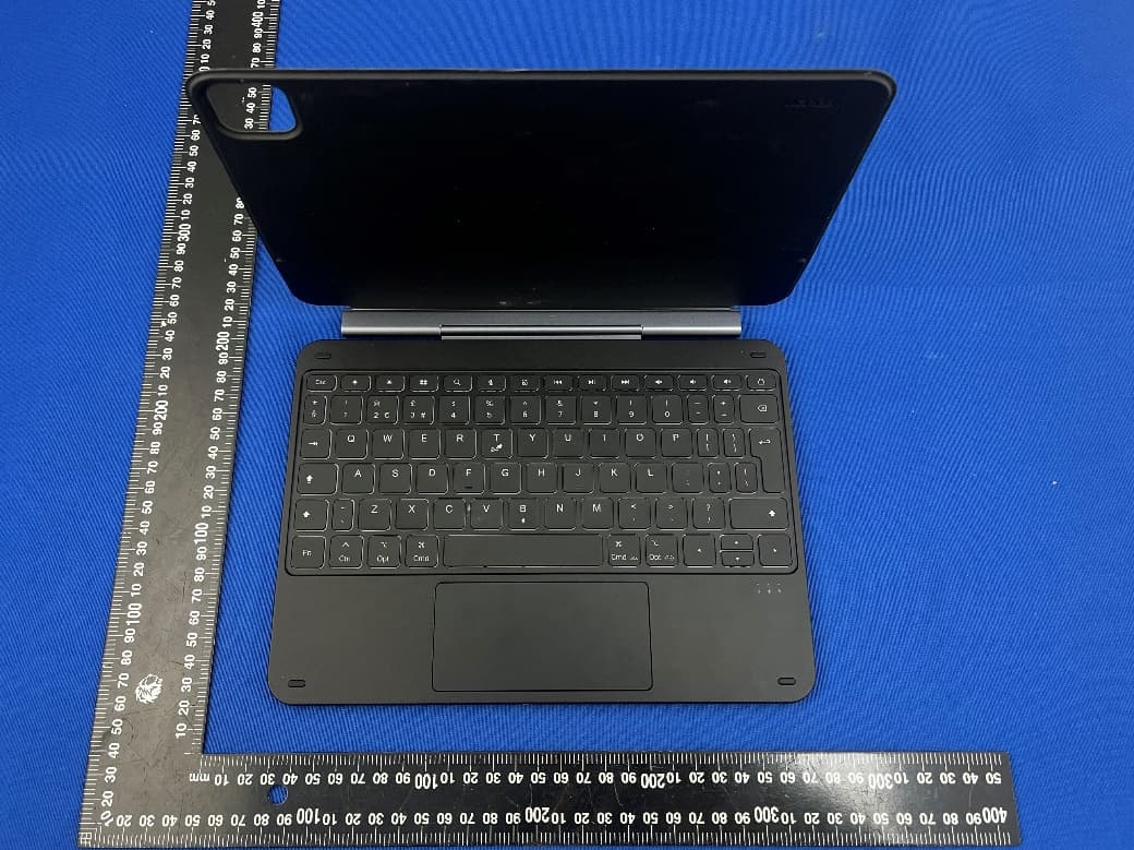 Smart Magnetic Keyboard - FCC ID 2AQI5-I711 - Ugreen Group Limited