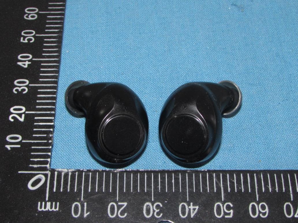 Bluetooth headset - FCC ID 2AQK8-D60 - Chandasung Tech (Shenzhen) Co., Ltd. (2)