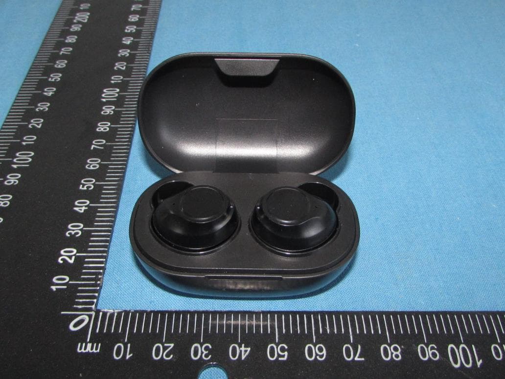 Bluetooth headset - FCC ID 2AQK8-D60 - Chandasung Tech (Shenzhen) Co., Ltd. (4)