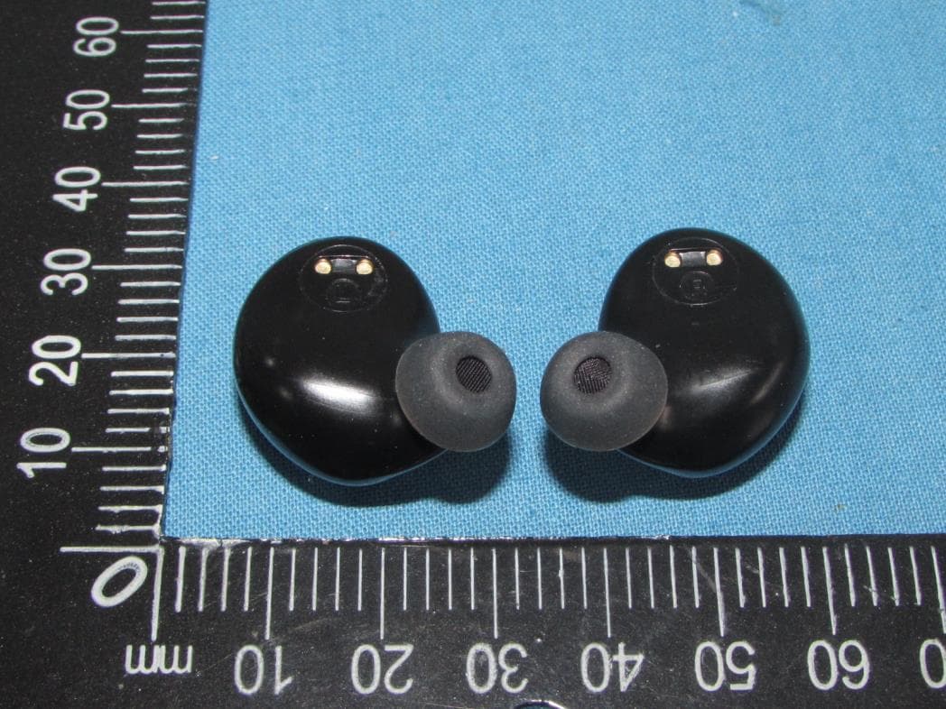 Bluetooth headset - FCC ID 2AQK8-D60 - Chandasung Tech (Shenzhen) Co., Ltd.