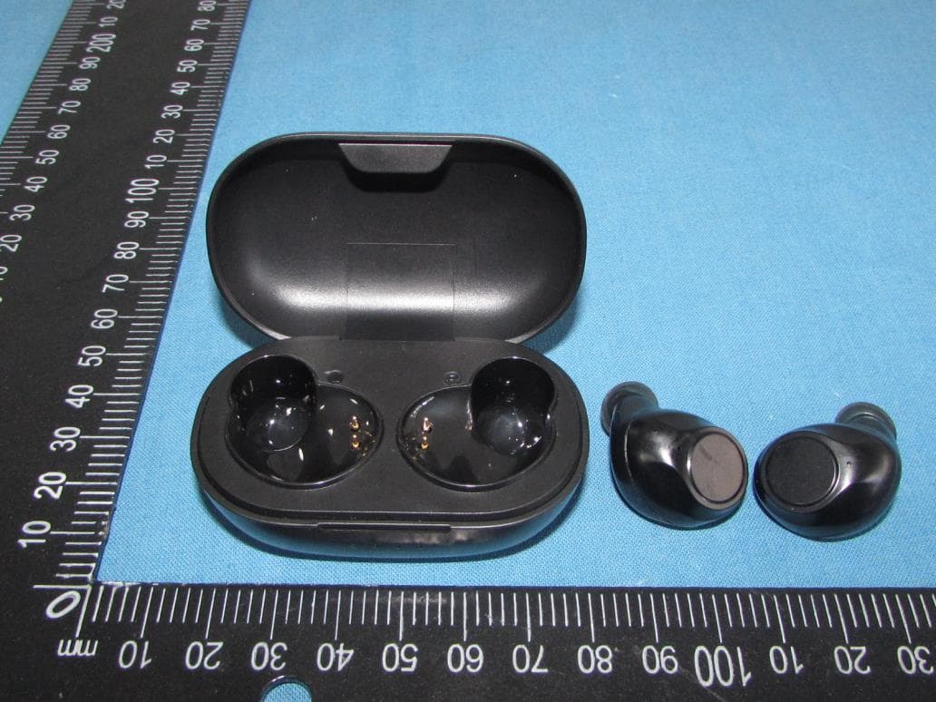 Bluetooth headset - FCC ID 2AQK8-D60 - Chandasung Tech (Shenzhen) Co., Ltd. (3)