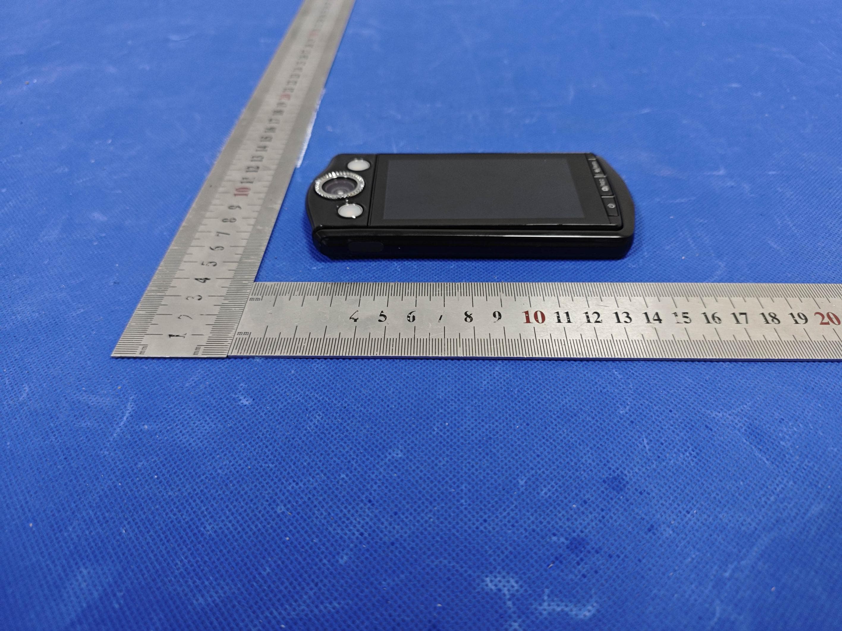 VLOG Camera - FCC ID 2AQKA-M8 - Shenzhen Fowke Innovation Technology Co., Ltd (3)
