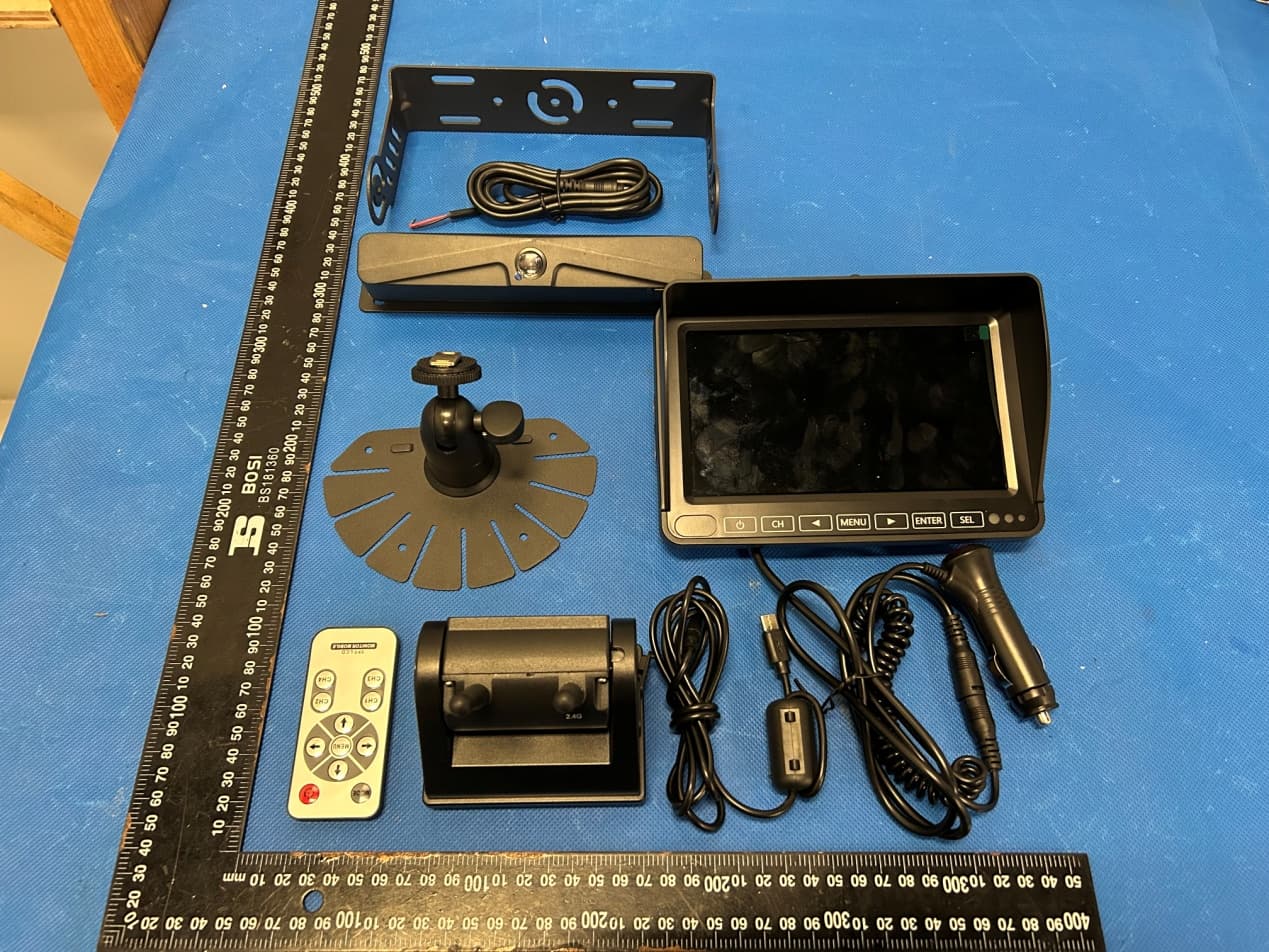 Wireless Backup camera System - FCC ID 2AQNR-MYTB703 - SHENZHEN SUNVEYTECH CO.,LTD
