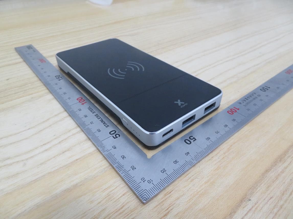 Xtorm Power Bank Wireless 8000 - Alpha - FCC ID 2AQOFDS200 - Telco Accessories B.V.