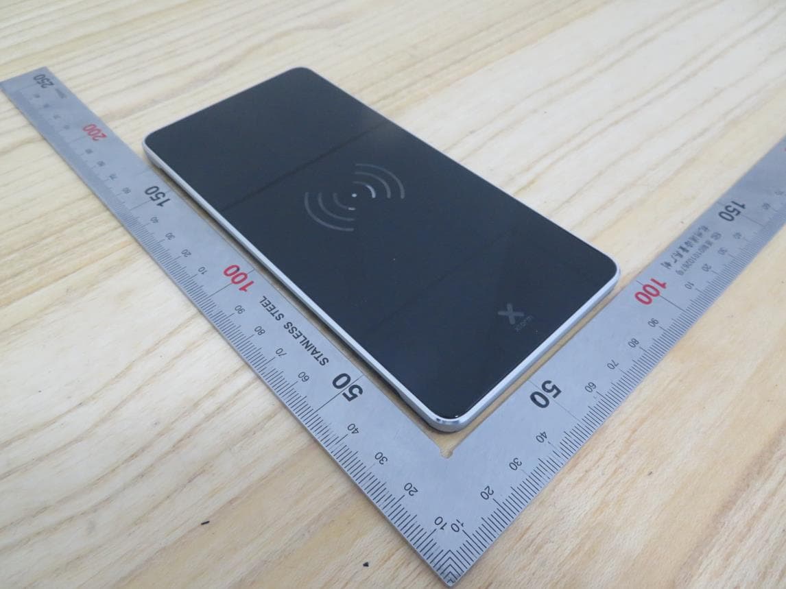 Xtorm Wireless Charging Pad &Stand-Delta - FCC ID 2AQOFDS201 - Telco Accessories B.V. (3)