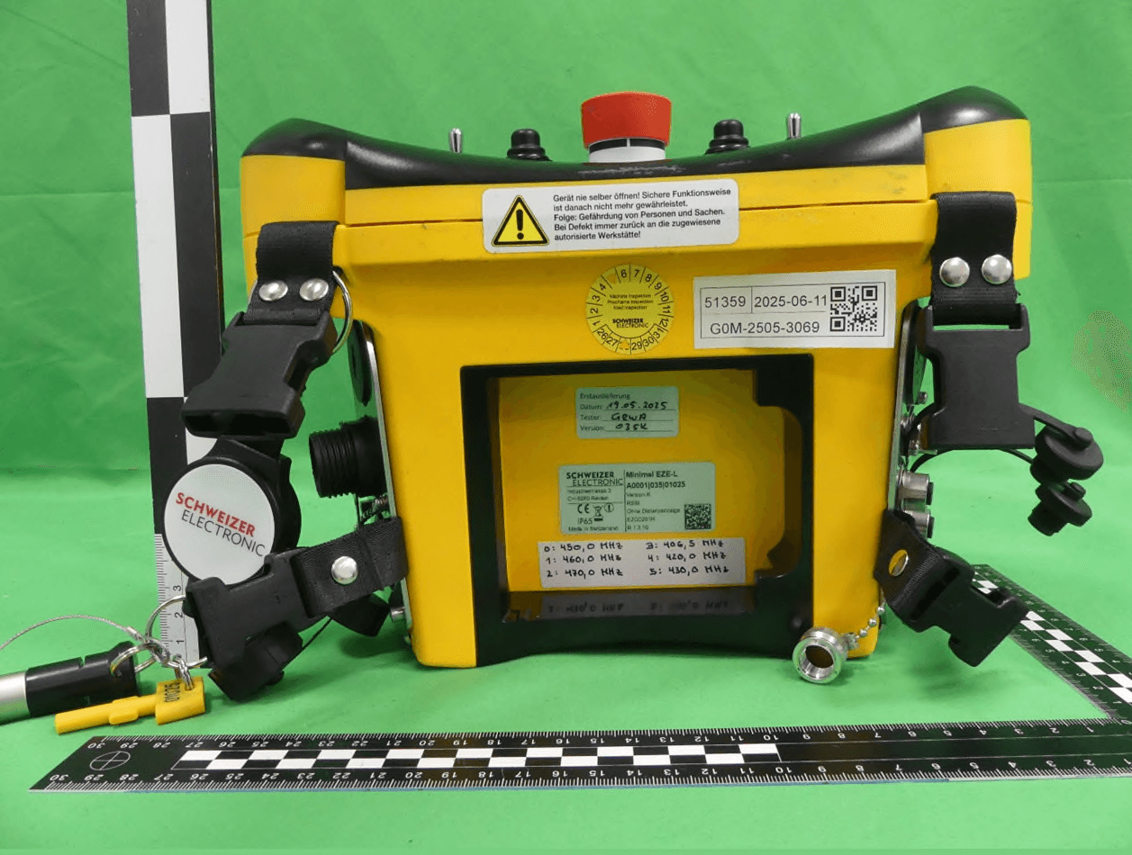 Radio-based railworker warning system - FCC ID 2AQQU-EZG0201H - Schweizer Electronic AG (3)