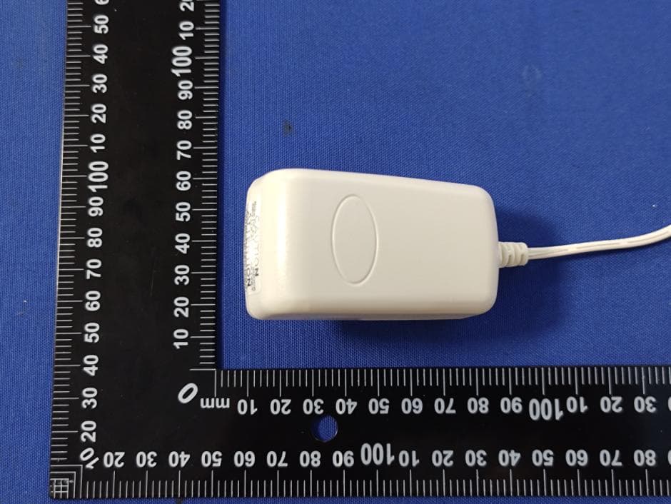 LED table lamp - FCC ID 2AQRG-B18D - Shenzhen Feihe Electronics Co., Ltd (2)