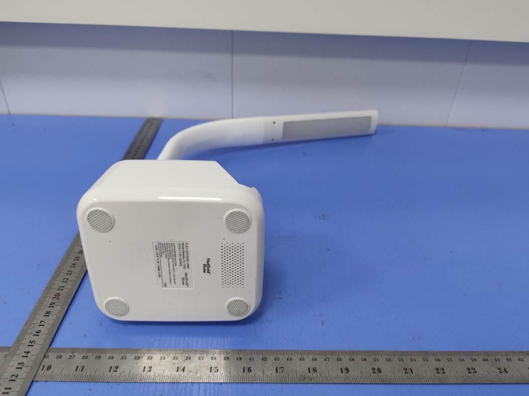 LED Desk Lamp with Wireless Charger - FCC ID 2AQRG-X12S - Shenzhen Feihe Electronics Co., Ltd (2)