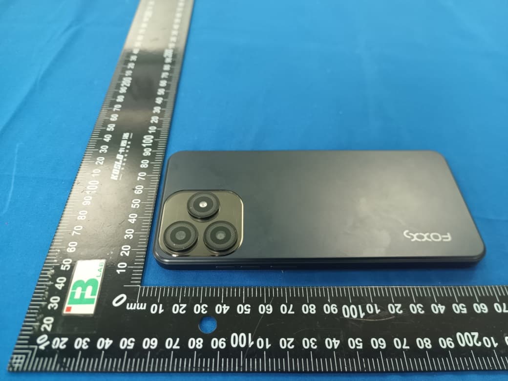 Smart Phone - FCC ID 2AQRM-A65 - FOXX Development Inc. (4)