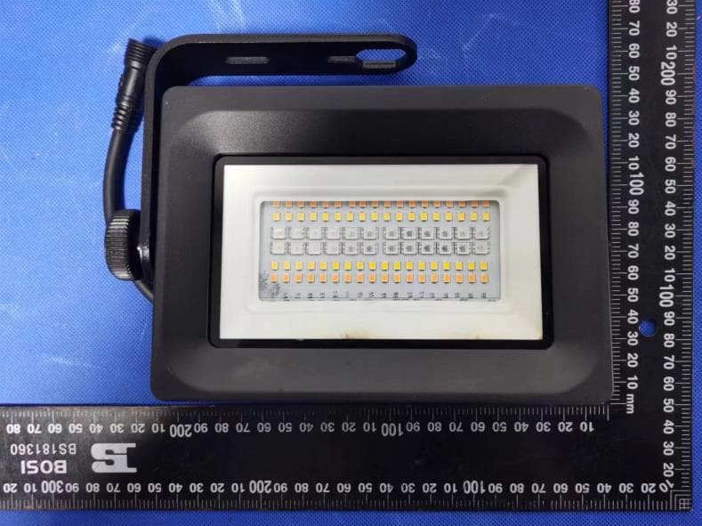 LED Flood Light - FCC ID 2AQSN-DCPFLD30 - DALS Lighting, Inc (3)