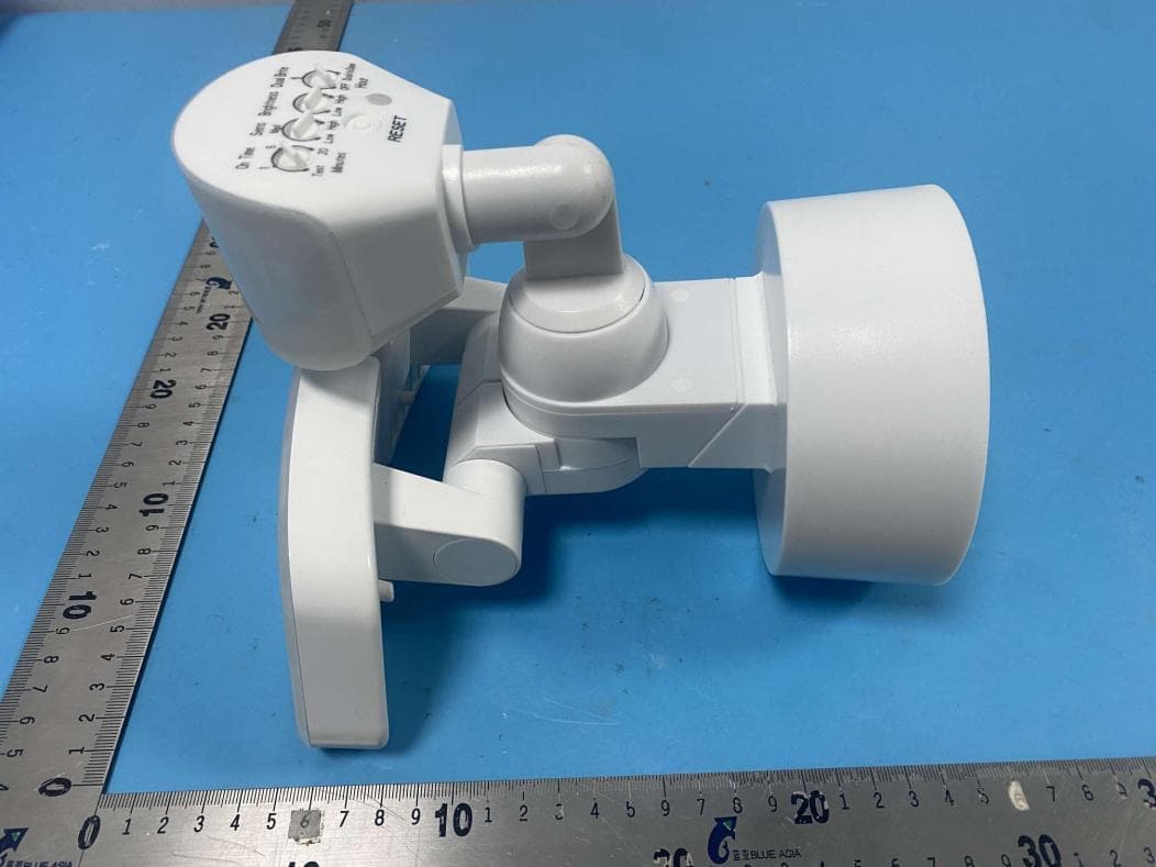 Outdoor Fixed Security Light with Wifi module - FCC ID 2AQUQGB17274 - Globe Electric Company Inc. (3)
