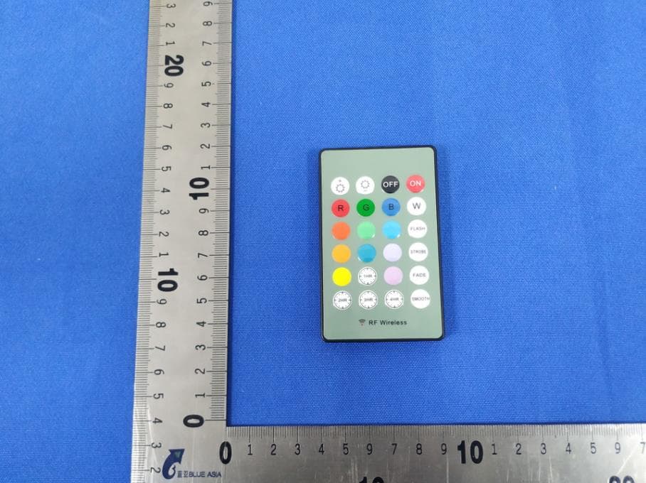 LED Color Changing Submersible Light with Remote Control - FCC ID 2AQUQGE26182 - Globe Electric Company Inc.