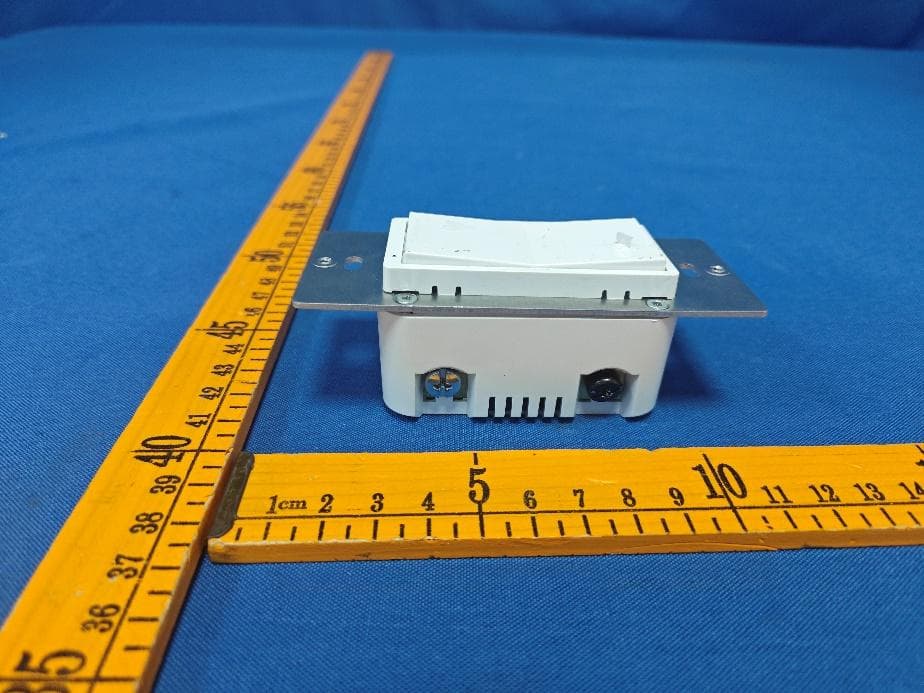 Z-Wave In-Wall Switch - FCC ID 2AQURZW305 - NIE-TECH CO., LTD (4)