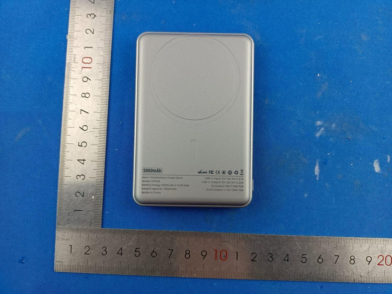 5000mAh Solid-State Wireless Charger Power Bank - FCC ID 2AQZH-D1051B1 - Gopod Group Limited.