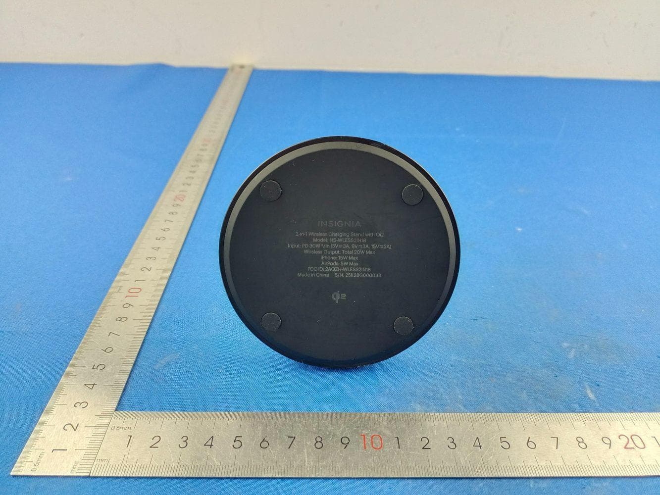2-in-1 Wireless Charging Stand - FCC ID 2AQZH-WLESS2IN1B - Gopod Group Limited.